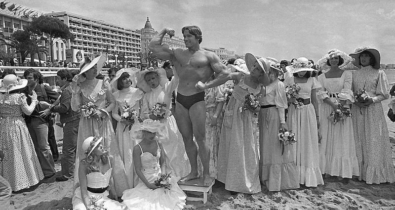 Arnold Schwarzenegger al festival di Cannes del 1977 per presentare il documentario Uomo d'acciaio
(AP Photo, File)