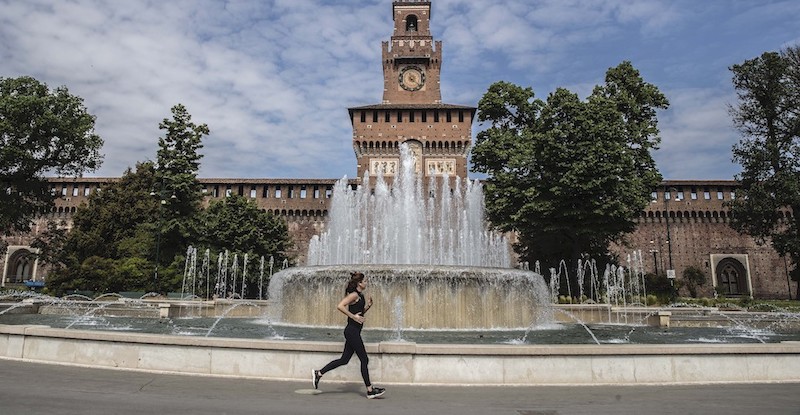 Milano, 4 maggio
(AP Photo/Luca Bruno/LaPresse)