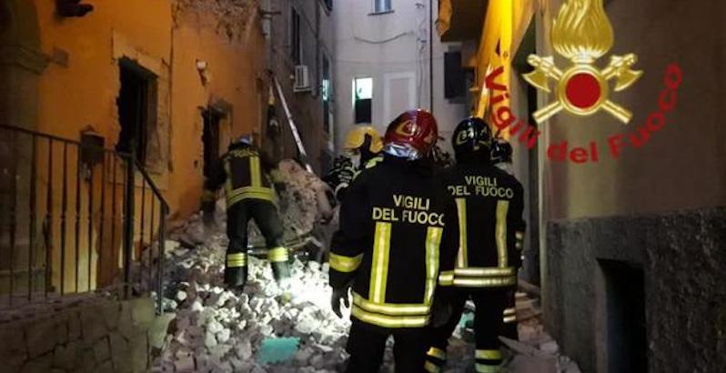 C'è stata un'esplosione in una palazzina a Marino, vicino a Roma, e c'è almeno un disperso
