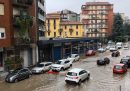 Alcune zone di Milano sono allagate per un forte temporale che ha fatto esondare il fiume Seveso