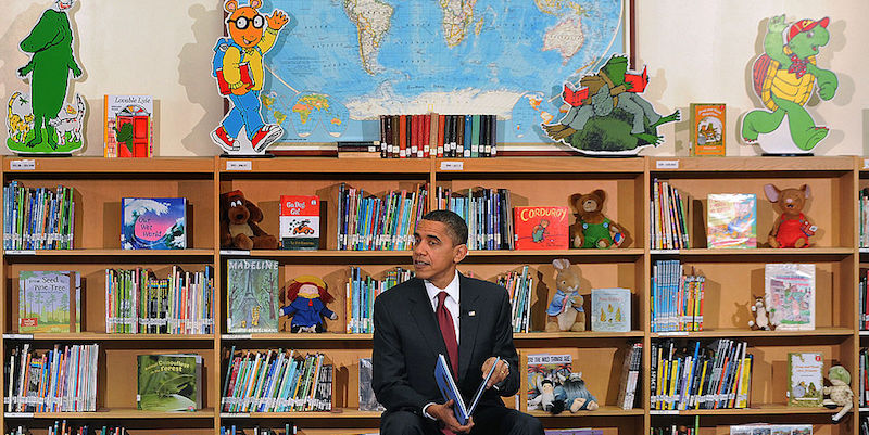 Barack Obama in una scuola elementare in Virginia nel 2010
(Olivier Douliery-Pool/Getty Images)
