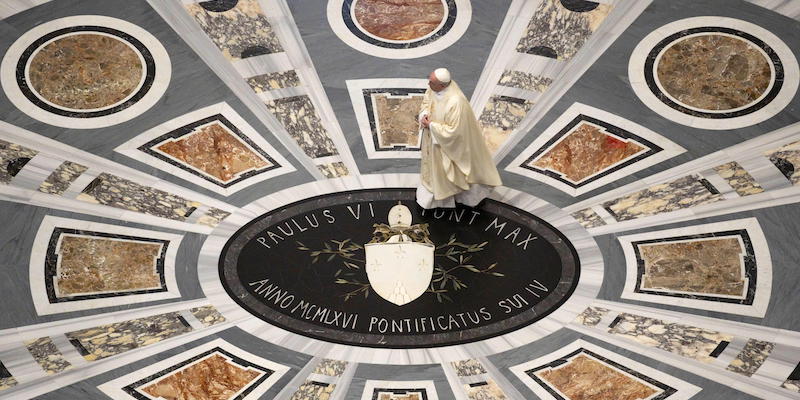 Le foto della prima messa del Papa a San Pietro dopo la riapertura