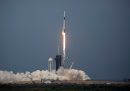SpaceX ha portato i suoi primi astronauti in orbita