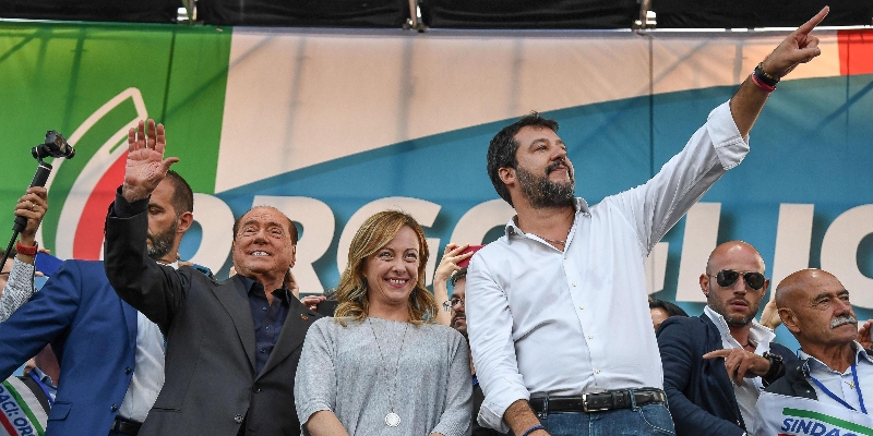 Silvio Berlusconi (Forza Italia), Giorgia Meloni (FRatelli d'Italia) e Matteo Salvini (Lega) a Roma sul palco della manifestazione contro il governo Conte 2 del 19 ottobre 2019 (ANSA/ALESSANDRO DI MEO)