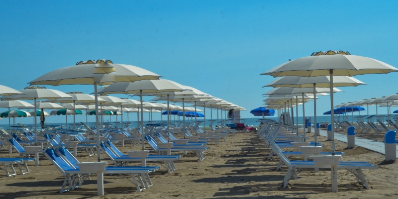 Uno stabilimento balneare di Rimini, il 10 giugno 2020 (Ansa/Josi Donelli/TheNEWS2 via ZUMA Wire)