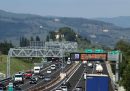 Un tratto dell'A1 nei pressi di Firenze è stato chiuso a causa di un incidente: ci sono diversi chilometri di coda in direzione Roma
