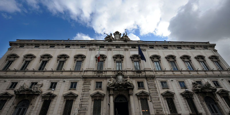 Il palazzo della Consulta a Roma, sede della Corte Costituzionale (ANSA/ ETTORE FERRARI)