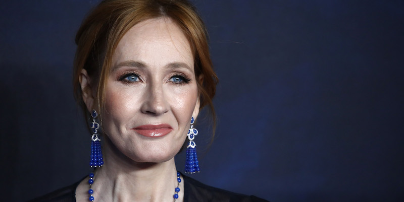 Cosa ha detto J.K. Rowling sulle persone transgender e le donne
