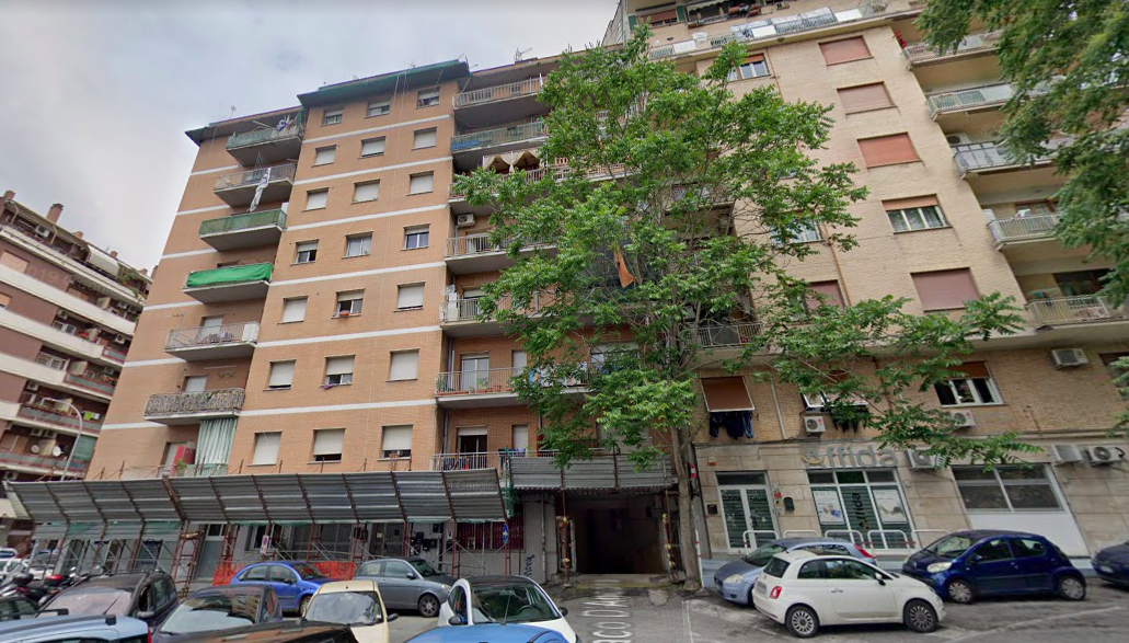 A Roma un palazzo è stato isolato dopo che sono stati confermati 17 casi di coronavirus tra gli abitanti