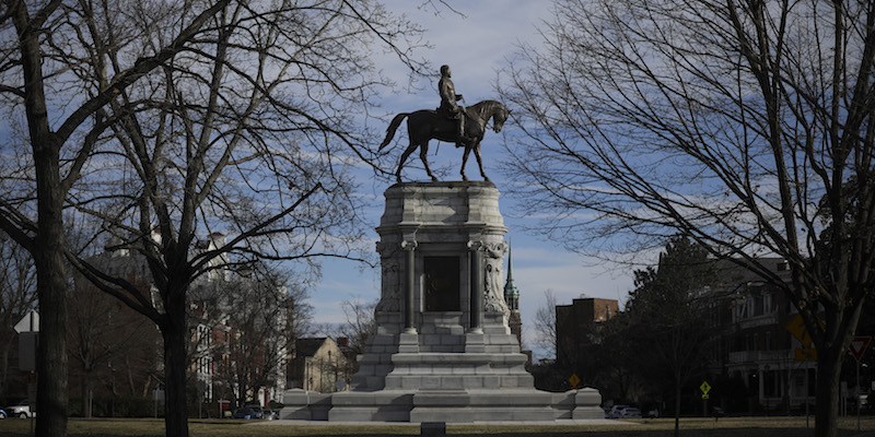 La statua di Robert E. Lee a Richmond, in Virginia, l'8 febbraio 2019 (Drew Angerer/Getty Images)