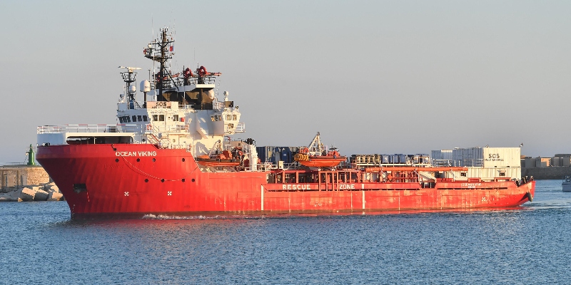 La nave Ocean Viking è stata sequestrata dalla Guardia Costiera
