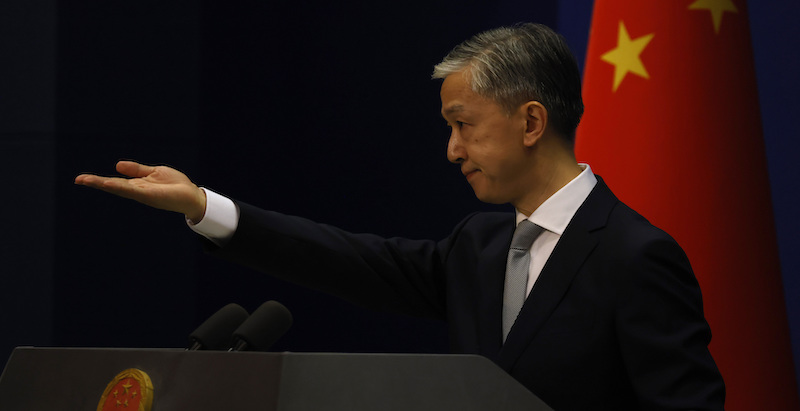 Il portavoce del ministro degli Esteri cinese, Wang Wenbin (AP Photo/Ng Han Guan)