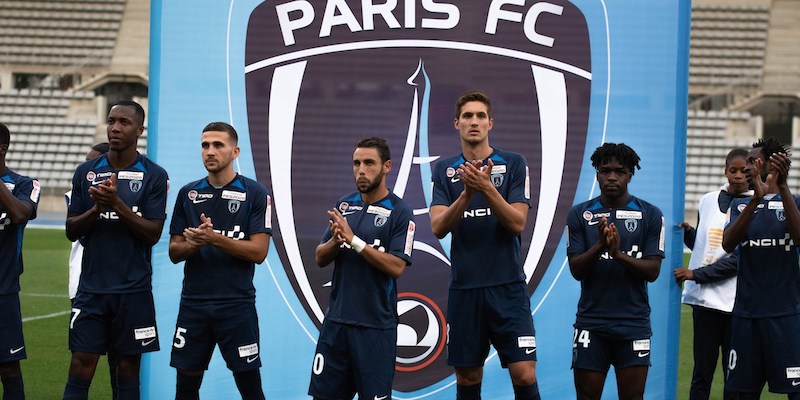 La squadra del Paris FC prima di una partita di Ligue 2 (Paris FC)
