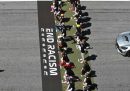 I piloti di Formula 1 si sono inginocchiati contro il razzismo
