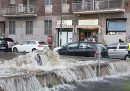 La pioggia ha fatto esondare il fiume Seveso a Milano
