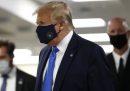 Trump si è fatto vedere con la mascherina