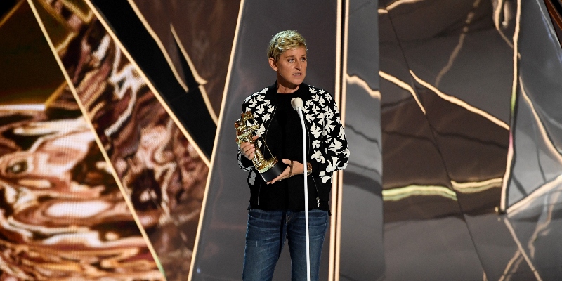 Ellen DeGeneres sul palco degli MTV Video Music Awards il 27 agosto 2017 a Inglewood, California, Stati Uniti (Kevin Winter/Getty Images)