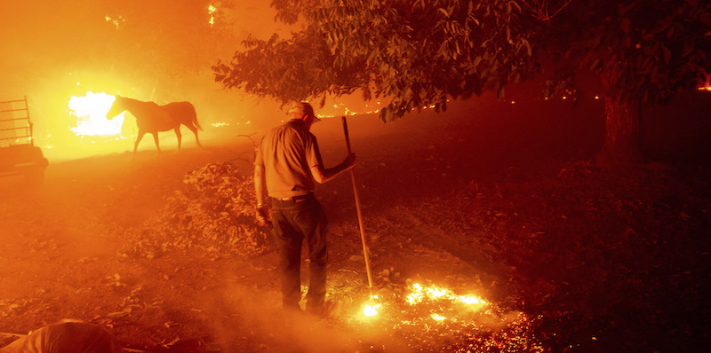 Non Ci Sono Abbastanza Pompieri Per Spegnere Gli Incendi In California Il Post