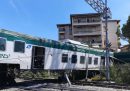 Un treno si è mosso per errore ed è deragliato a Carnate, in provincia di Monza; non ci sono feriti gravi
