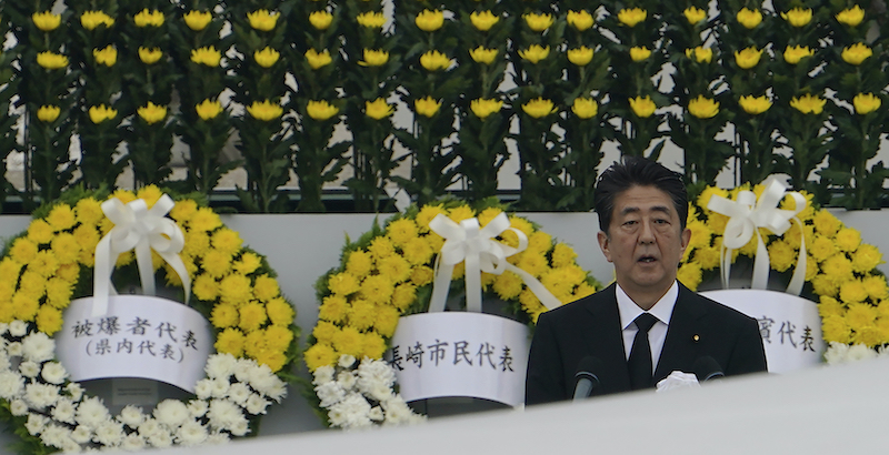 Il primo ministro giapponese Shinzo Abe (AP Photo/Eugene Hoshiko)