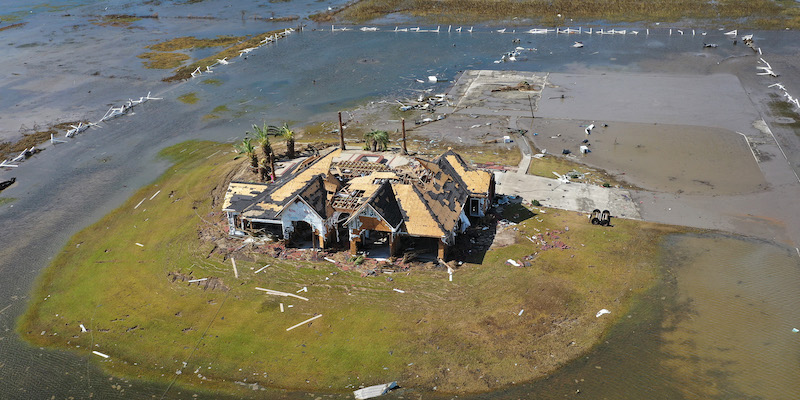 I danni a una casa di Creole, in Louisiana, causati dall'uragano Laura, il 29 agosto 2020 (Joe Raedle/Getty Images)