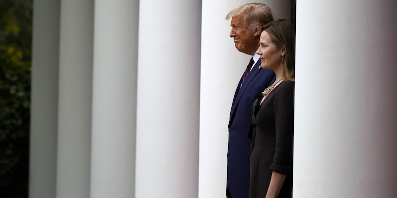 Donald Trump e Amy Coney Barrett alla Casa Bianca, 26 settembre 2020 (AP Photo/Alex Brandon)