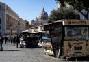 18 persone sono state arrestate a Roma con l'accusa di controllare le autorizzazioni per il commercio ambulante