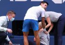 Novak Djokovic è stato squalificato dagli US Open per aver colpito una giudice di linea con una pallina