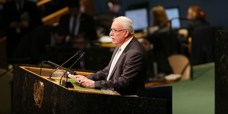 Il ministro degli Esteri palestinese Riyad al-Maliki che martedì ha annunciato la rinuncia alla presidenza di turno della Lega Araba, in un'immagine del 27 dicembre 2017 (Spencer Platt/Getty Images)