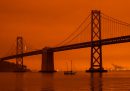 Gli incendi hanno oscurato il cielo nella baia di San Francisco