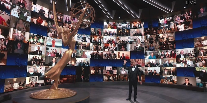 Il presentatore Jimmy Kimmel durante la cerimonia degli Emmy, i più importanti premi della televisione americana
(Invision for the Television Academy/AP)