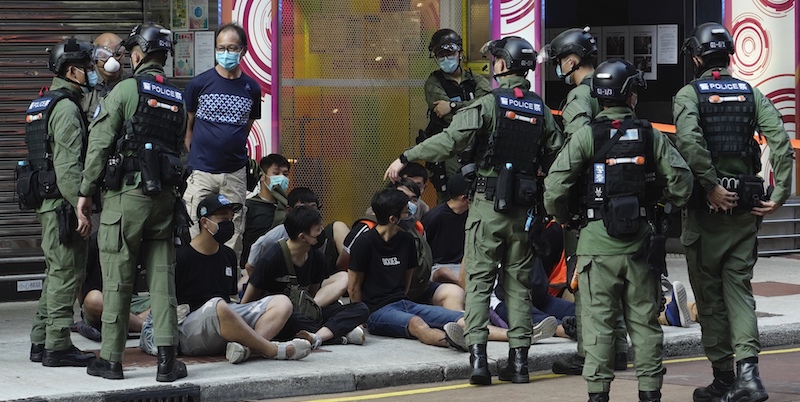 Persone arrestate a Hong Kong, 6 settembre 2020
(AP Photo/Vincent Yu)