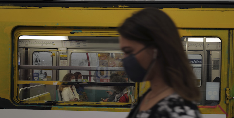 La metro a Parigi, 5 settembre 2020
(AP Photo/Francois Mori)