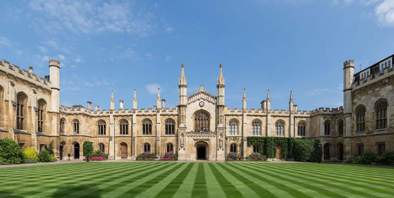 La New Court del Corpus Christi, uno dei 31 College che fanno parte dell'Università di Cambridge, nel Regno Unito. (David Iliff, Wikimedia)