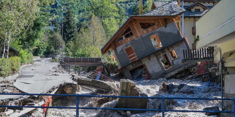 I danni del torrente Vermenagna a Limone Piemonte (ANSA/TINO ROMANO)