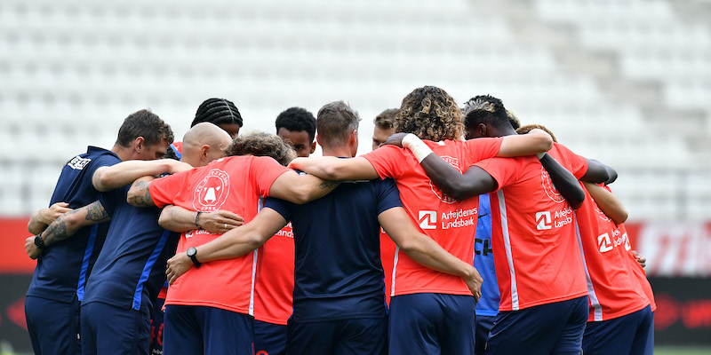 I giocatori del Midtjylland prima di un'amichevole contro il Reims (Aurelien Meunier/Getty Images)