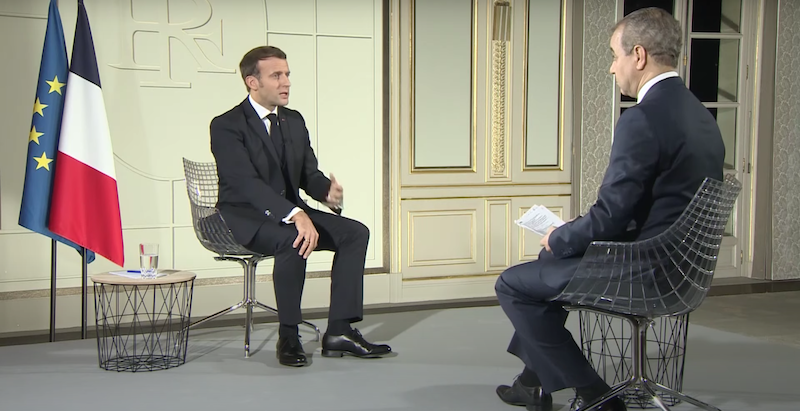 Il presidente francese Emmanuel Macron durante l'intervista data ad Al Jazeera