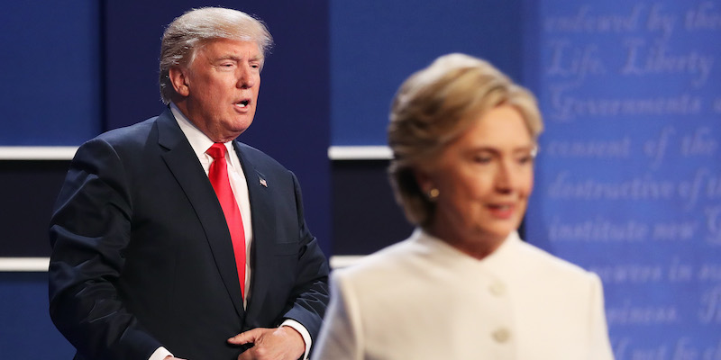 Hillary Clinton e Donald Trump al dibattito presidenziale del 19 ottobre 2016 (Drew Angerer/Getty Images)