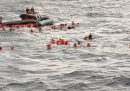 La ONG Open Arms ha soccorso oltre 100 migranti dopo un naufragio nel Mediterraneo