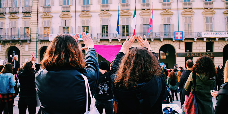 Un momento della manifestazione di Non Una di Meno davanti alla sede della regione Piemonte, Torino, 31 ottobre 2020 (Foto di Irene Ghiberto)