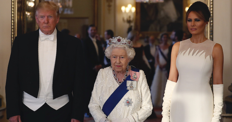 La regina Elisabetta II con il presidente Donald Trump e la moglie Melania a Buckingham Palace, Londra, 3 giugno 2019
(Jeff Gilbert - WPA Pool/Getty Images)