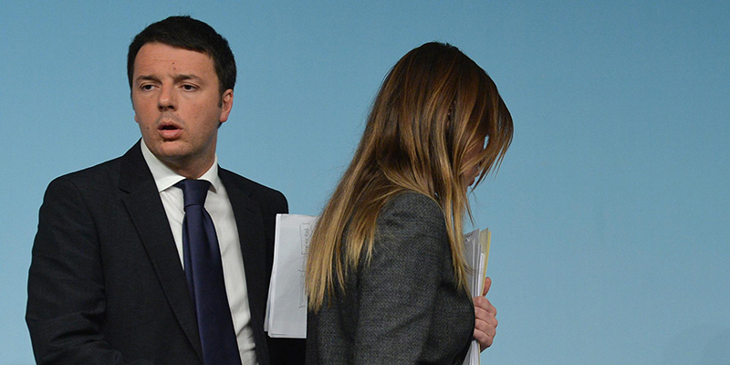 Matteo Renzi quando era presidente del Consiglio con l'allora ministra per le Riforme e Rapporti col Parlamento Maria Elena Boschi, Roma, 31 marzo 2014 (ANSA/ETTORE FERRARI)