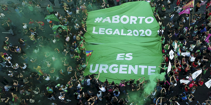 I movimenti femministi a Buenos Aires, Argentina, 18 novembre 2020 (AP Photo/Victor R. Caivano)