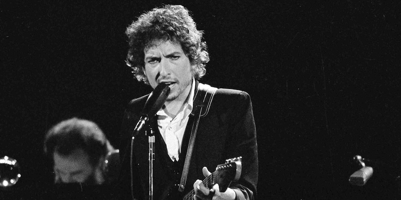 15 febbraio 1974, Bob Dylan al Forum di Los Angeles
(Jeff Robbins, File/AP Photo, LaPresse)