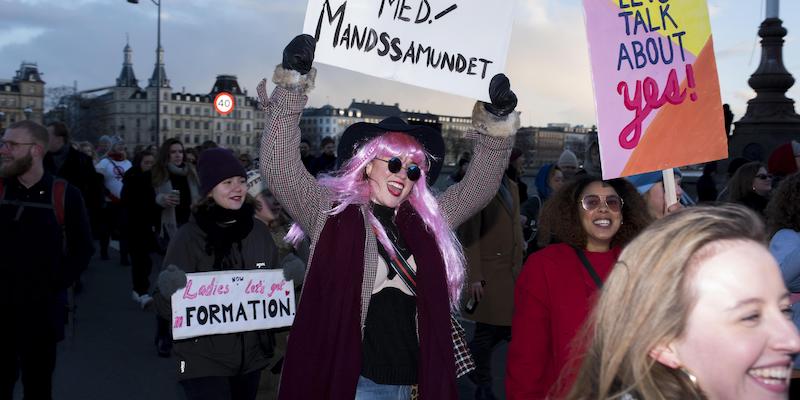 La marcia dell'8 marzo 2019, in occasione della giornata internazionale delle donne a Copenhagen, in Danimarca (EPA/MAUD LERVIK DENMARK OUT/ANSA)