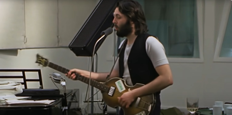 Paul McCartney in un fotogramma del documentario "The Beatles: Get Back" (thebeatles.com)