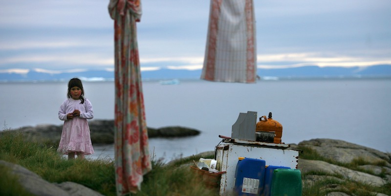 Una bambina di origine inuit a Ilimanaq, in Groenlandia, nel 2007. (Uriel Sinai/Getty Images)