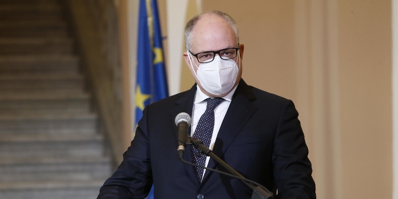 Il ministro dell'Economia Roberto Gualtieri a Roma, il 26 novembre 2020 (ANSA/Twitter @gualtierieurope)