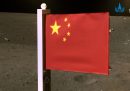La Cina ha issato la sua bandiera sulla Luna, ma non l'ha piantata