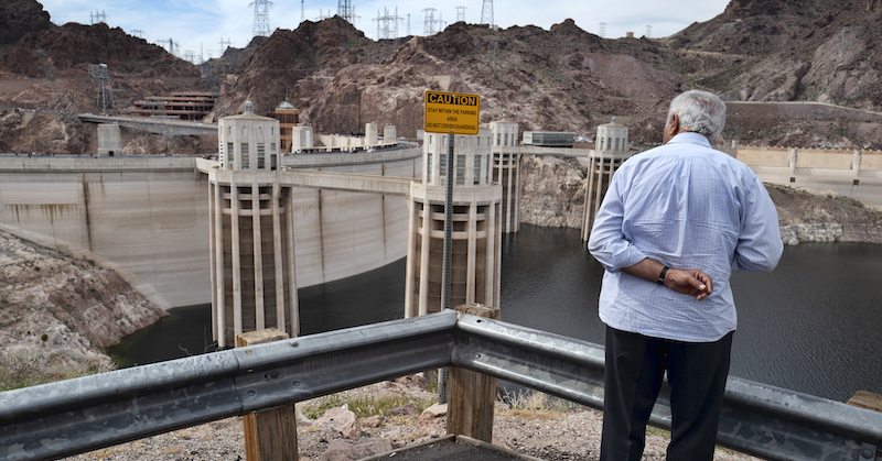 La diga di Hoover, in Arizona, rifornisce d'acqua vari stati americani, tra cui la California (AP Photo/Richard Vogel)